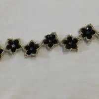 دستبند مهره دوزی