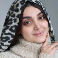آموزشگاه تخصصی فنی حرفه ای میکاپ دختر ماه