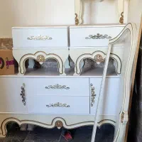 میز کنسول و کشو و صندلی