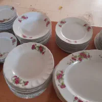 چینی گل سرخی|ظروف سرو و پذیرایی|اصفهان, باغ دریاچه|دیوار