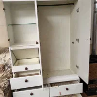 تخت خواب و کمد