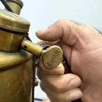 پریموس|کلکسیون اشیاء عتیقه|همدان, |دیوار