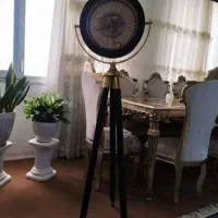 ساعت سه پایه مشکی