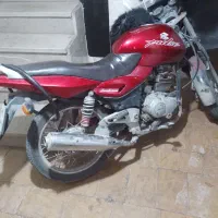 موتورسیکلت پاسار ۱۸۰