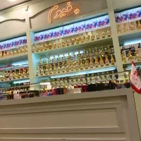 استخدام فروشنده آقا جهت کار در عطر ادکلن فروشی