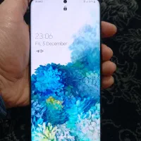 + s20  پرچمدار