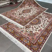 فرش دستباف خطیبی گل ابریشم رنگ پیازی اعلا