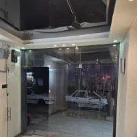 مغازه در خیابان اصلی