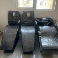 یک عدد صندلی سر شور،دو عدد صندلی میکاپ و اصلاح