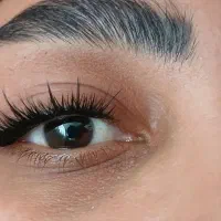 کاشت مژه ولیفت ابرو