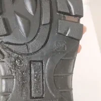 کفش ایمنی|کیف، کفش، کمربند|شاهین‌شهر, شهرک گلدیس|دیوار