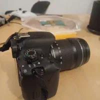 canon 700D با لنز 18.135