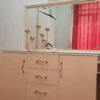 کنسول یا میز آرایشی