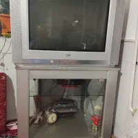 یکعدد‌تلوزیون‌29اینچ‌ویکعدد‌فرش‌9متری