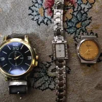 تعدادی ساعت قدیمی و جدید