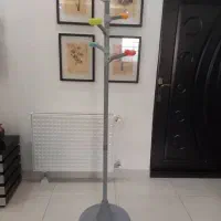 رخت آویز مدرن فلزی با رنگ استاتیک