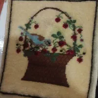 تابلو فرش دست ساز طرح گل و پرنده