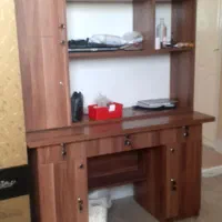 کتابخانه ومیز تحریر