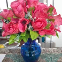 گل های مصنوعی  با گلدان