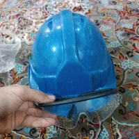 کلاه ایمنی و عینک درحد نو