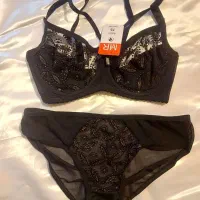 ست شورت و سوتین زنانه