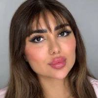 کیلینیک تخصصی مادلینیگ صورت تزریق لب روسی