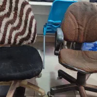 فروش دوعددصندلی گردون با یک میز کامپیوتر|صندلی و نیمکت|تبریز, |دیوار