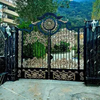 نقاشی ساختمان، درب و نرده فرفورژه، نرده ودرب چوبی