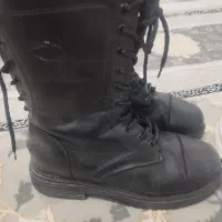 ۲عدد بوت سفید و مشکی کاملاً سالم|کیف، کفش، کمربند|قم, کلهری|دیوار