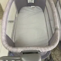 تخت کنار مادر