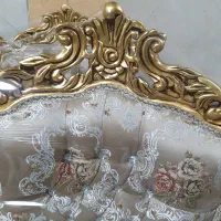 مبل سلطنتی ۹نفره بهمراه میزوعسلی تمام ورق طلا