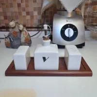 سرویس نمک فلفل پاش و آبلیمو خوری با پایه چوبی