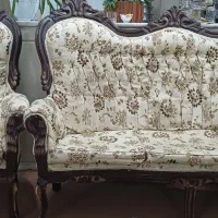 مبل مدل سلطنتی هفت نفره جنس چوبش خیلی خوبه