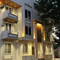 فروش ۲۱۷ متر / فول‌امکانات / روف‌گاردن و ۲ پارکینگ