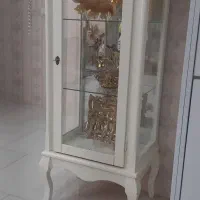 ویترین چوبی کاملا سالم