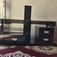 میزتلوزیون وگلدان