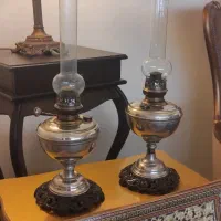 یک جفت چراغ قدیمی