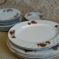 چینی گل قرمز|ظروف سرو و پذیرایی|نجفآباد, گلدشت|دیوار