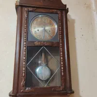 ساعت دیواری قدیمی