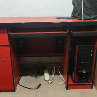 میز کامپیوتر محکم و تمیز|میز تحریر و کامپیوتر|نسیم‌شهر, |دیوار