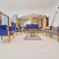 یک دست مبل ۱۰نفره ۲رو خوشکل همراه باتزیینات مرتبط