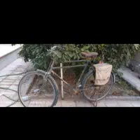 دوچرخه و کلاه کاسکت نو