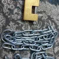 قفل و زنجیر نو اصلا استفاده نشده