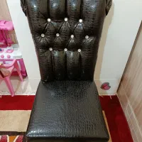 صندلی چوبی چرم سالم درحد نو|میز و صندلی غذاخوری|بندرعباس, |دیوار