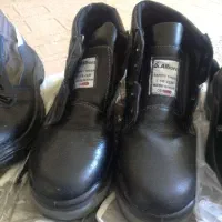 کفش کار ایمنی نیم بوت