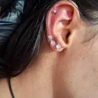 پیرسینگ صورت و بدن و سوراخ کردن گوش بانوان|خدمات آرایشگری و زیبایی|مشهد, میعاد (شهرک غرب)|دیوار