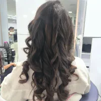 مسئول نظافت درسالن زیبایی