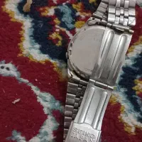 ساعت سیکو۵ و کبوتر دم سیاه