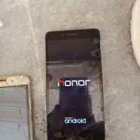 دوعدد گوشی هونور  ال سی دی شکسته