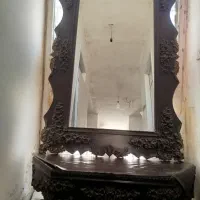 مبل و آینه کنسول